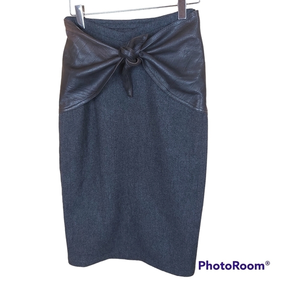 Versace vintage wool and leather pencil skirt size 44 Gianni Versace - Picture 3 of 14